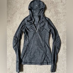 Lululemon Hooded 1/4 zip size 6